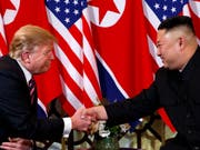 Obwohl die beiden Länder inhaltlich nicht weitergekommen sind, haben US-Präsident Donald Trump und Nordkoreas Machthaber Kim Jong Un nach dem Gipfel nette Worte füreinander übrig. (Bild: KEYSTONE/AP/EVAN VUCCI)
