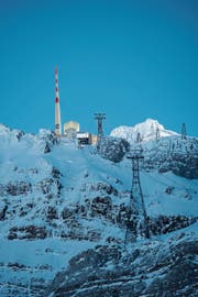 Im Vordergrund: Die erste, beschädigte Stütze der Säntis-Schwebebahn. (Bild: Benjamin Manser)