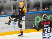 Lugano-Topskorer Grégory Hofmann bringt sein Team gegen den EV Zug bereits in der 2. Minute auf Kurs (Bild: KEYSTONE/TI-PRESS/PABLO GIANINAZZI)