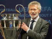 Paul Breitner ist auch nach seiner Karriere eine Persönlichkeit im Fussball (Bild: Keystone/LAURENT GILLIERON)