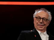 Grosse Ehre für den scheidenden Berlinale-Direktor Dieter Kosslick: Er bekommt die höchste französische Auszeichnung für eine Persönlichkeit der Kulturszene. (Bild: KEYSTONE/AP/MARKUS SCHREIBER)