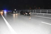 Bei einem Auffahrunfall auf der A3 bei Mels wurde eine junge Frau leicht verletzt. (Bild: Kapo SG)