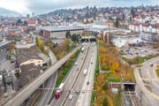 Das Ostportal des Rosenbergtunnels der St.Galler Stadtautobahn unter dem Olma-Areal. Der Autobahntunnel soll im Rahmen der Engpassbeseitigung von zwei auf drei Röhren ausgebaut werden. (Bild: Urs Bucher - 16. November 2018)