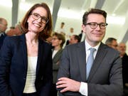 CVP Regierungsrat Benedikt Würth hat im ersten Wahlgang das beste Resultat erzielt, FDP-Kandidatin Susanne Vincenz-Stauffacher folgt mit einem Abstand von rund 12'500 Stimmen. KEYSTONE/Walter Bieri).. (Bild: KEYSTONE/WALTER BIERI)