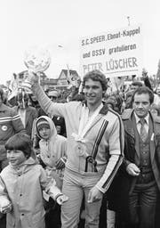Auch in Wil wurde Peter Lüscher nach der Rückkehr aus Japan gefeiert. (Bild: KEY (28. März 1979))