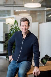 Andreas Lenzhofer sorgt sich um den guten Schlaf. (Bild: Urs Bucher)