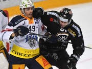 Keine Zärtlichkeiten zwischen dem Zuger Miro Zryd (links) und dem Luganesen Julian Walker (Bild: KEYSTONE/TI-PRESS/DAVIDE AGOSTA)