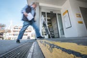 Die Post in Sachseln an der Brünigstrasse 101. (Bild: Christoph Riebli, 29. März 2017)