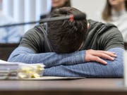 Der Angeklagte Ali B. gestand zum Prozessauftakt die Tötung an der 14-jährigen Susanna. (Bild: Keystone/DPA pool/BORIS ROESSLER)