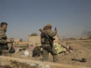 Die von den USA unterstützten SDF-Rebellen machen in Baghus Fortschritte im Kampf gegen die Terrororganisation IS. (Bild: Keystone/AP/MAYA ALLERUZZO)