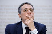 Aussenminister Ignazio Cassis setzt auf schwedische Experten - und nervt damit Schweizer Parlamentarier . (KEYSTONE/Peter Klaunzer)