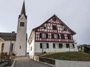Das katholische Pfarrhaus im alten Aadorfer Dorfkern. (Bilder: Kurt Lichtensteiger)