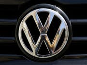 Volkswagen gibt Vollgas bei der E-Mobilität und bringt noch mehr Elektroautos auf den Markt. (Bild: KEYSTONE/AP/MARKUS SCHREIBER)