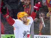 Lausannes Dustin Jeffrey jubelt in der Ilfishalle nach seinem Tor zum 2:0 (Bild: KEYSTONE/MARCEL BIERI)