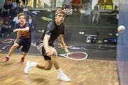 Der 20-jährige Krienser Roman Allinckx hat sich zum Ziel gesetzt, mindestens zwei Jahre als Squash-Berufsspieler unterwegs zu sein. (Bild: Stefan Kleiser)