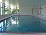 as Lachner Hallenbad hat ein Decken-Problem. (Bild: Lachen.ch)