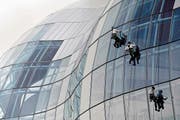 Technische Textilien als Trumpf: Schoeller Textil aus Sevelen stellt via ihre Tochter Eschler Textil unter anderem Spezialfasern für Reinigungstextilien her. (Bild: PD)