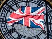 Die ungeklärten Fragen zum Austritt Grossbritanniens aus der EU sorgt in der britischen Wirtschaft für Verunsicherung. Die Regierung hat die Wachstumsprognosen gesenkt. (Bild: KEYSTONE/EPA/WILL OLIVER)