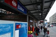 Für den Bahnhof Ebikon sind im Hinblick auf den Durchgangsbahnhof in Luzern Anpassungen vorgesehen. (Bild: Jakob Ineichen, 24. März 2017)