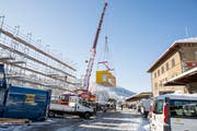 Zwei der Holzmodule auf dem Güterbahnhof-Areal stehen für das Förderprogramm zur Verfügung. (Bild: Mareycke Frehner)
