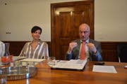 3,44 Millionen Franken besser als budgetiert: Stadtpräsidentin Susanne Hartmann und Stadtrat Daniel Meili können einen positiven Rechnungsabschluss für 2018 präsentieren. (Bild: Gianni Amstutz)