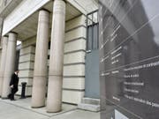 Das Genfer Strafgericht hat die beiden Haupttäter des blutigen Angriffs in Genf 2017 zu 15 beziehungsweise 12 Jahren Gefängnis verurteilt. (Bild: Keystone/MARTIAL TREZZINI)