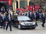 Die Uno hat Nordkorea kritisiert, weil das Land Sanktionen umgeht - etwa wenn Nordkoreas Diktator Kim Jong Un in Luxusautos vorfährt. (Bild: KEYSTONE/EPA YNA/YONHAP)