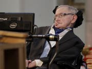 Die ehemalige Pflegerin des britischen Astrophysikers Stephen Hawking hat ihre Berufszulassung verloren. (Bild: Keystone/AP/MATT DUNHAM)