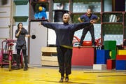 Noch ohne Kostüm probt Lena Christin Pitwell ihre Rolle als Fräulein Fies. (Bild: Adriana Ortiz Cardozo)
