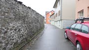 In der Klostergasse bei der Schreinerei Thomi geschah der Überfall. (Bild: Philipp Zurfluh, 14. März 2019)