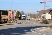 Blick vom Sulger Kreisel auf die nach Bürglen führende Weinfeldenstrasse. (Bild: Hannelore Bruderer)