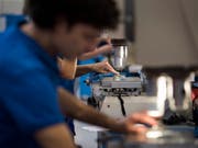 Die Schweizer Wirtschaft wird laut der neusten Prognose im laufenden Jahr an Schwung verlieren. (Bild: KEYSTONE/CHRISTIAN BEUTLER)