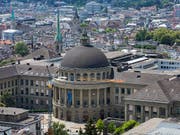 Die ETH Zürich will eine Professorin entlassen weil sie sich gegenüber Doktorierenden nicht korrekt verhalten hat. (Bild: KEYSTONE/CHRISTIAN BEUTLER)