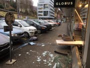 Auch die Schaufensterpuppen mussten dran glauben. (Bild: Zuger Polizei)