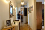 Auch in dieser Luzerner Wohnung wird ein Zimmer auf Airbnb angeboten. (Bild: Nadia Schärli, Luzern, 28. August 2016)