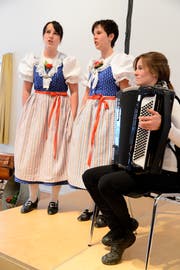 Unterhaltung mit dem Jodelduett Edith und Marianne an der Versammlung der Obertoggenburger Bäuerinnen. (Bild: Hansruedi Rohrer)