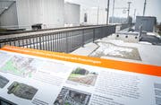 Vom Bunker beim Bahnhof Lengwil sieht man heute nur noch die Überreste. Dafür gibt es eine Informationstafel. (Bild: Andrea Stalder)