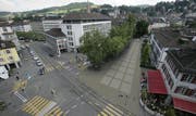 Der Schibenertor-Platz. Knacknuss bei der ganzen Platz- und Piazza-Thematik ist die Frage, wie der Verkehr Richtung Broderbrunnen abgewickelt werden kann. Die verbleibende Strasse zwischen «Union» und Platanen dürfte dafür zu wenig Kapazität bieten. (Illustration: Markus Tofalo)