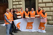 Vertreter der Luzerner CVP bei der Übergabe der 5000 Unterschriften. (Bild: PD)