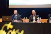 Präsident Stefan Frick (links) und der zurückgetretene Vizepräsident Rolf Baumgartner an der HV des Gewerbevereins. (Bild: Gianni Amstutz)