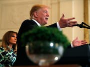 US-Präsident Donald Trump zeigte sich am Donnerstag (Ortszeit) zuversichtlich für einen baldigen Abschluss der Gespräche mit China im Handelsstreit. (Bild: KEYSTONE/AP/JACQUELYN MARTIN)