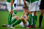 Beim letzten Heimspiel gegen den FC Lugano zog sich St.Gallens Cedric Itten einen Kreuzbandriss zu. Itten ist auf dem Weg der Besserung, kann aber am Samstag noch nicht spielen. (Bild: Gian Ehrenzeller/KEY - 23. September 2018)