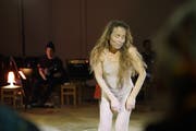 Die Performancekünstlerin Micha Stuhlmann.