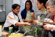 Indisch kochen lernen: Wichtig sind: Gewürze, Gemüse, Hülsenfrüchte, Milchprodukte und Ghee. (Bild: Ingrid Schindler)