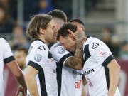 Alexander Gerndt wird beglückwünscht (Bild: KEYSTONE/EDDY RISCH)