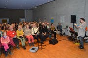 Die vorgetragenen Texten ziehen das Publikum in den Bann.