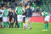 Trainer Peter Zeidler wirkt nach dem Spiel ratlos. Und er übt sich in Selbstkritik: "Uns fehlt in den Resultaten und im Team die Stabilität." (Bild: Urs Bucher)