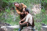 Keine schweigsamen Revolverhelden: Die Cowboys Eli (John C. Really) und Charlie (Joaquin Phoenix) reden über alles. (Bild: Elite)