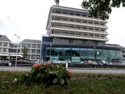 Im Gedenken an die Opfer der Moschee-Attacke: niedergelegte Blumen vor einem Spital in der neuseeländischen Stadt Christchurch. (Bild: KEYSTONE/AP/MARK BAKER)