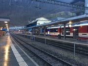 Tote Hose: Am Bahnhof Hergiswil ist für Zugreisende rund einen Monat lang Endstation. (Bild: David von Moos, Hergiswil, 18. März 2019)